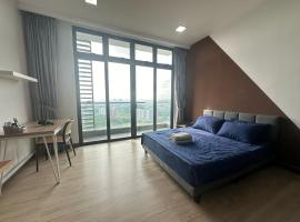 Green haven Studio unit with balcony and WiFi Netflix, hotel in Masai