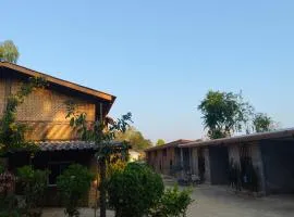 บ้านพักเรือนแก้ว แม่สรวย