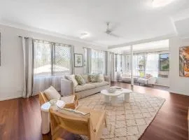 The Queenslander - Stone's Throw From Cbd