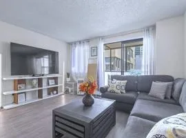 Cozy & Spacious 2BR at Stampede w Parking and AC