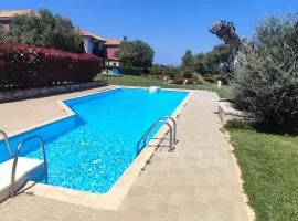 Lux Duplex with shared pool