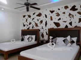 Sundown Resort & Austrian Pension House, hotel near Godofredo P. Ramos Airport - MPH, Boracay