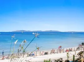 Hyères Plage Bona 1 chambre lit superposés Parking Wifi Pieds dans l'eau BY HC