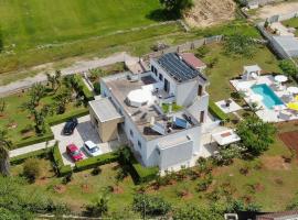Casa Karina Sun&Pool&Relax، فندق في سبيكيا