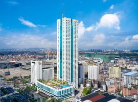 Regal Palace Hotel, hotel v destinaci Tung-kuan