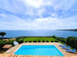 VILLA HELIOS Villa en Cala Pi con vistas despejadas