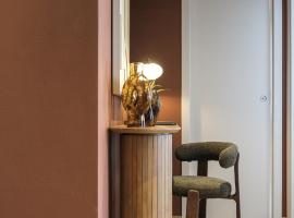 Prestige Main Apartment - Just 30 Seconds Walk to Bernina Express, hotel in Tirano