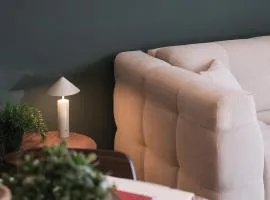 Prestige Main Apartment - Just 30 Seconds Walk to Bernina Express