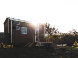 Kookaburra Tiny House by Tiny Away, domek nebo chatka v destinaci Palmwoods
