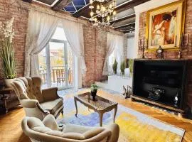 Vibrant Downtown Studio Oasis