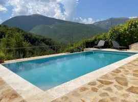 Scheggino - Casale con piscina e splendida vista