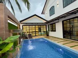 LYL Ipoh Garden Private Pool Villa-18pax 5BR