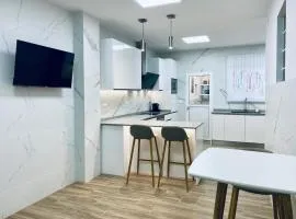 Acogedora casa familiar de 4 habitaciones y gran terraza a metros de la playa