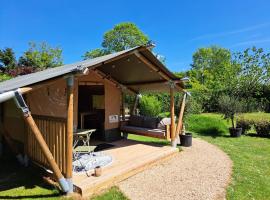 Zeeuwse Landhoeve Safaritent, glamping site in Brouwershaven
