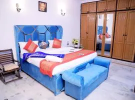 Fortune Home Service Apartment,2Bhk, D-198,SAKET