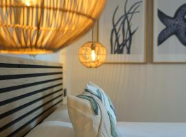 Apartamentos Ses Veles, hotel v destinaci Cala Llonga
