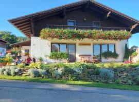 Ferienwohnung Franz Jägershof 27, hotel v destinaci Neukirchen beim Heiligen Blut