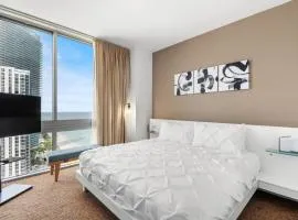 Luxury Top-Level Oasis - Oceanfront Views & Resort Perks