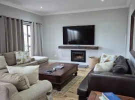 16 Bloulelie - The Bend County Estate -SUV