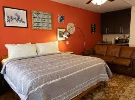 Bella Paradiso 5 King Bed Studio Walk to Downtown