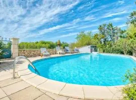 Gîtes spacieux en Dordogne avec piscine partagée et jardin 140 m²