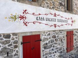 Casa Vacanze Ranuncolo 1, hotel in Sùtrio