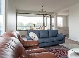 Big Apartment, 4 Bedrooms, Sauna, free parking - EV Charging