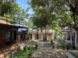 Puthooram Seaview Cliff Resort
