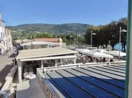 S239 - Sirolo, trilocale in piazza con aria condizionata