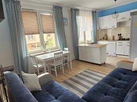 Morski Apartament Hel - Obrońców Helu blisko fokarium, dworca, plaży, hotell i Hel