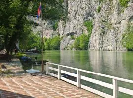 Ambijent house