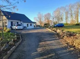 Maison confortable à Comps-la-Grand-Ville avec jardin