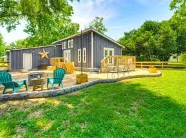 Pet-Friendly Cottage, 3 Blocks to Main St!