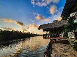 Rivershore Villas