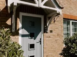 Apsley Way, 5 bed 4 bathroom house