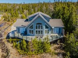 Driftwood Luxe Lakefront Retreat - Tobermory