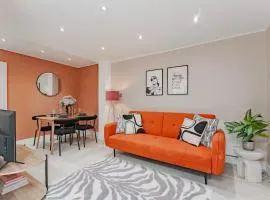 The Stylish Shamrock London Escape - Modern and Airy Apartment with Garden - Few minutes from tube