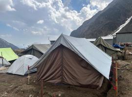 Kedarnath base camp, hotell sihtkohas Kedārnāth