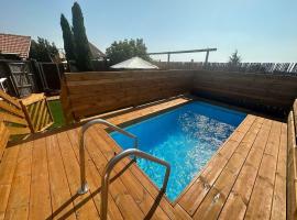 בורקאי - בקתות פיליפיניות עם בריכה פרטית, hotel v destinaci Bruchim Qela' Alon