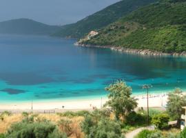 POROS BEACH camping- studios, Hotel in Mikros Gialos