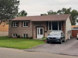 Le bungalow confo de 4 chambres, hotel din Saint-Eustache