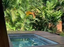 Cottage Ô Cœur de Bel Hâlé، فندق في سانت-روز