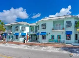 Stay ON Flagler Avenue! Charming Condo with Full Kitchen, Parking and Courtyard!