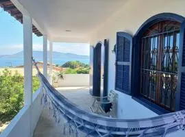 Linda Casa Com Vista Para a Praia!