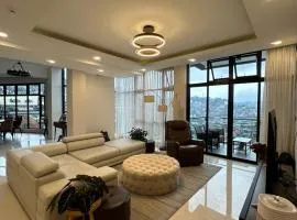 Cozy Modern 3BR Penthouse near Burnham with AC Wifi Netflix