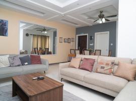 Ocean View Apartments, hotel com piscina em Sakumona