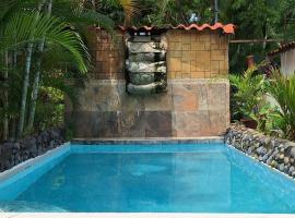 Villa en Orotina con Piscina, hotel v destinaci Coyolar