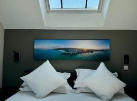 Uno in the City - Urban Boutique Accommodation, Hotel in Truro