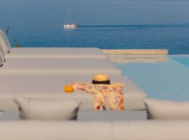 Kana Hotel, &xi;&epsilon;&nu;&omicron;&delta;&omicron;&chi;&epsilon;ί&omicron; &tau;&epsilon;&sigma;&sigma;ά&rho;&omega;&nu; &alpha;&sigma;&tau;έ&rho;&omega;&nu; &sigma;&tau;&omicron; &Alpha;&mu;&pi;&rho;ά&mu;&iota;