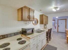 Bear Lake Charming Apartment w Kitchen、Parisのホテル